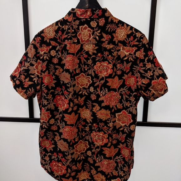 Forever 21 Floral Short-sleeve Button Down - Picture 2 of 4